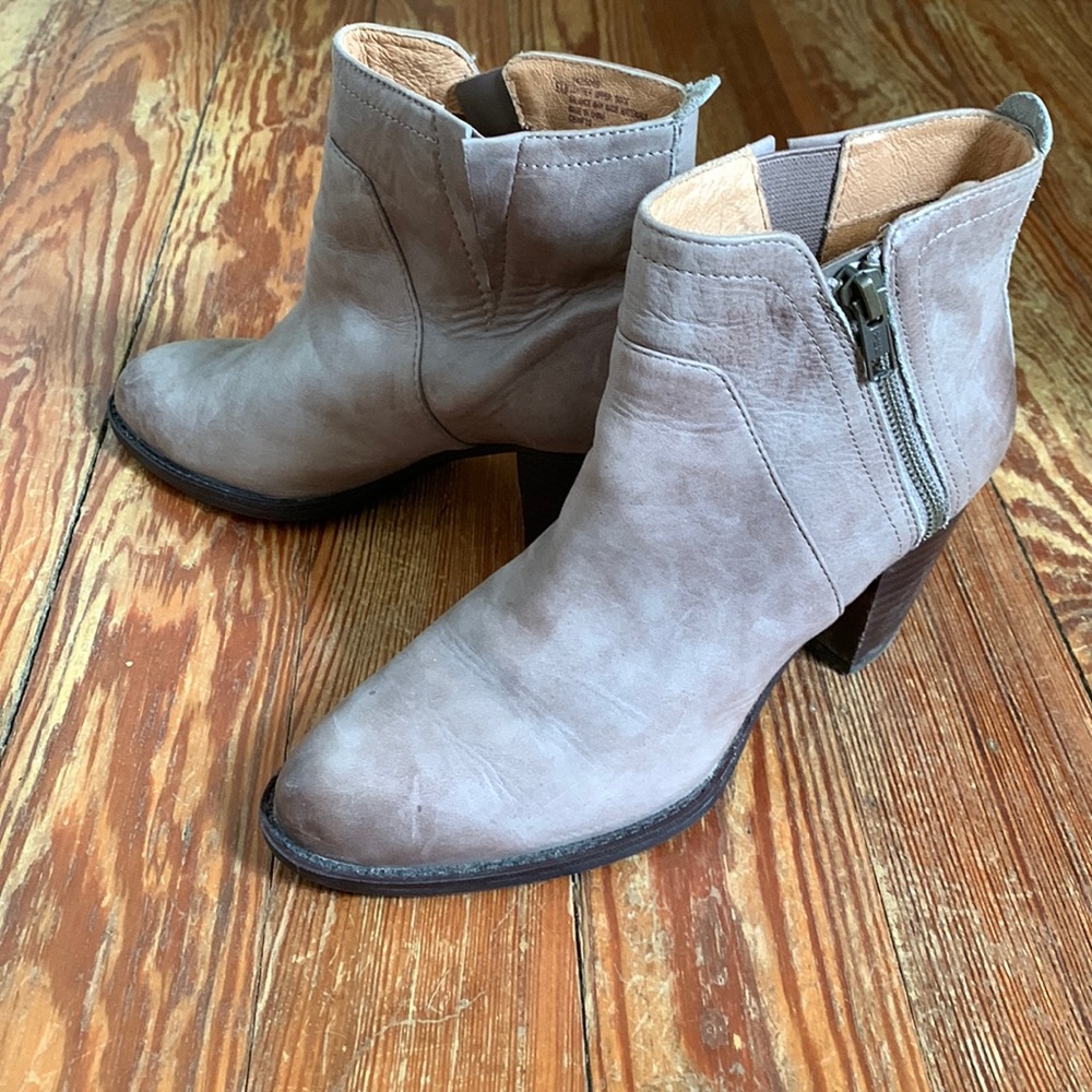 Sofft Heeled Leather Ankle Boot